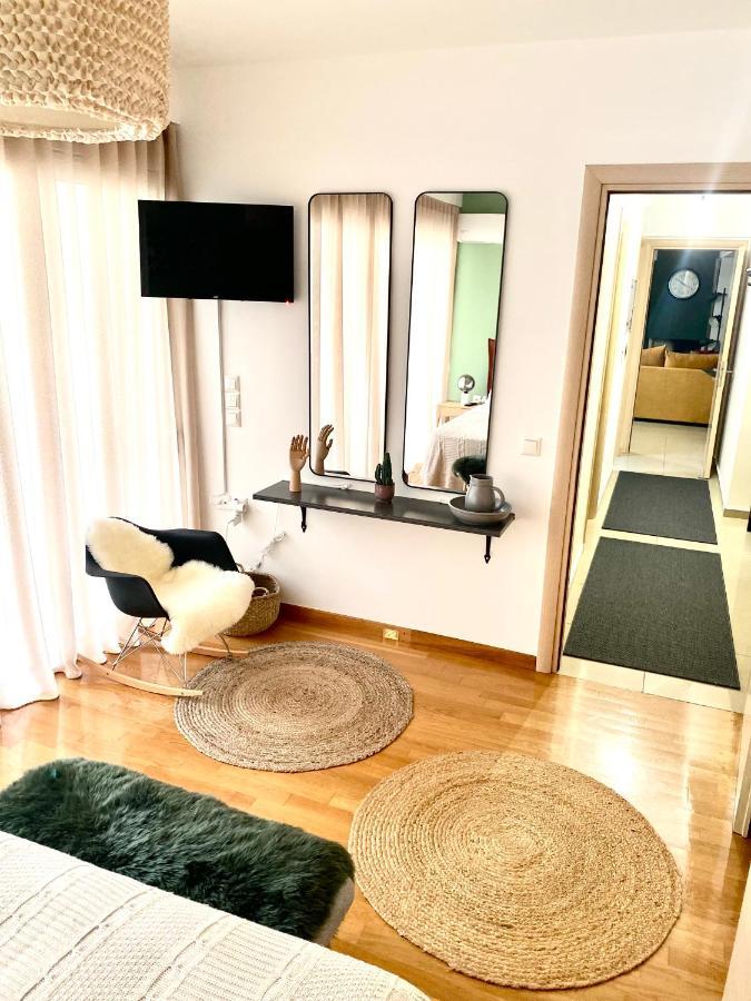 Little John Luxury Apartment بيرايوس المظهر الخارجي الصورة