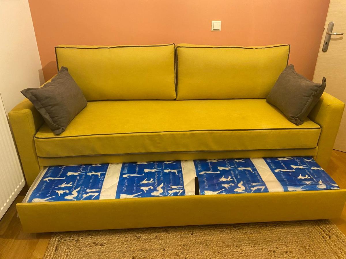 Little John Luxury Apartment بيرايوس المظهر الخارجي الصورة