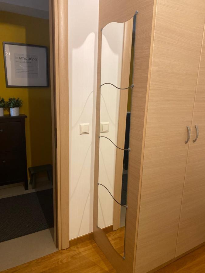 Little John Luxury Apartment بيرايوس المظهر الخارجي الصورة