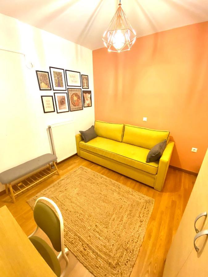 Little John Luxury Apartment بيرايوس المظهر الخارجي الصورة