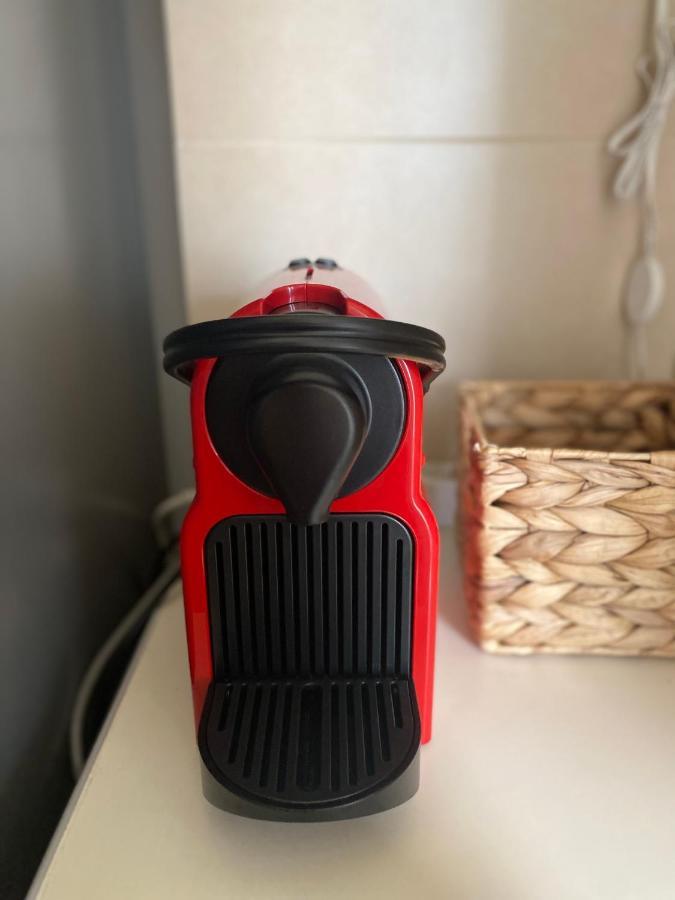 Little John Luxury Apartment بيرايوس المظهر الخارجي الصورة